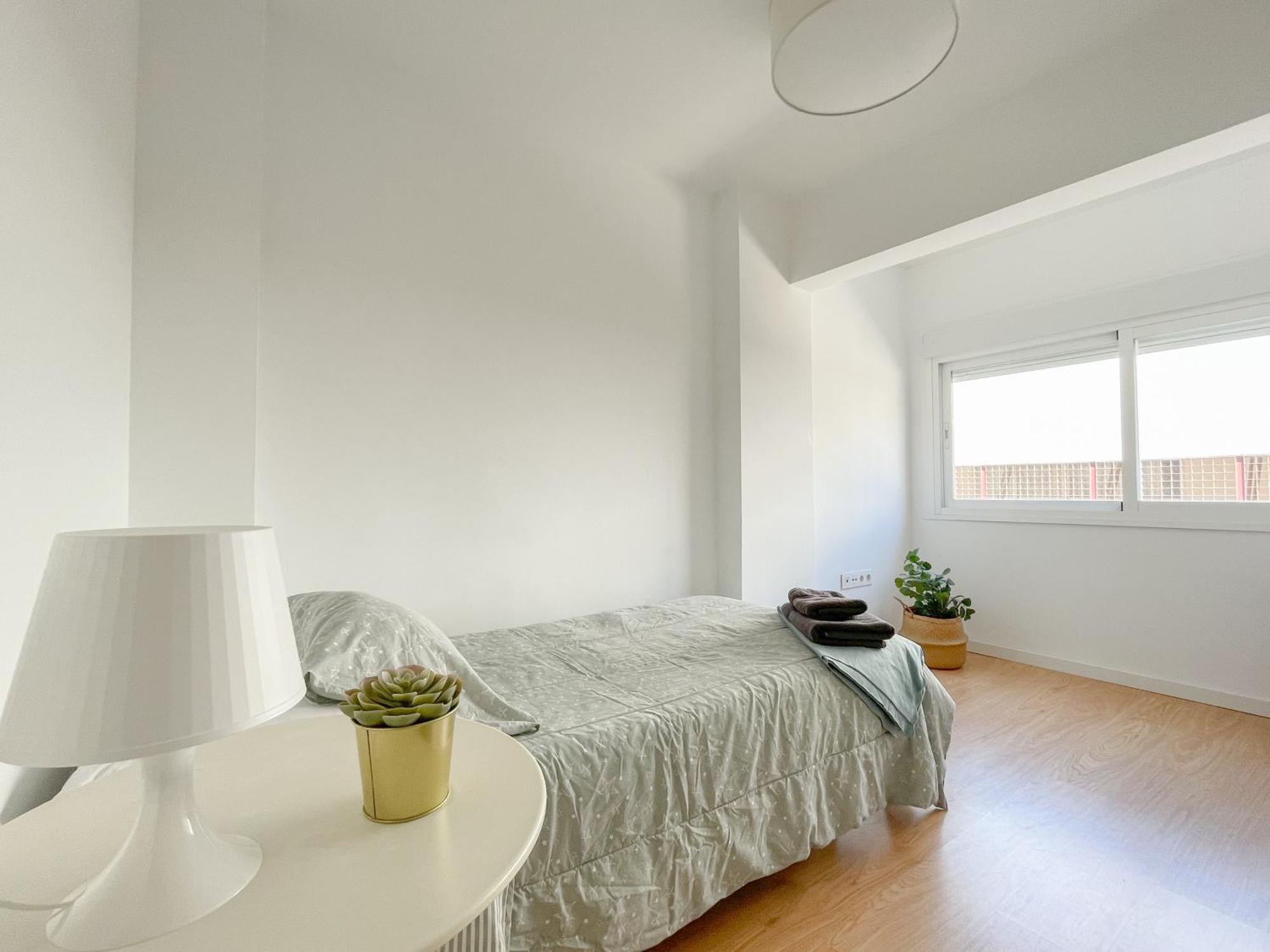 Moderno Apartamento Plz De La Merced Малага Экстерьер фото