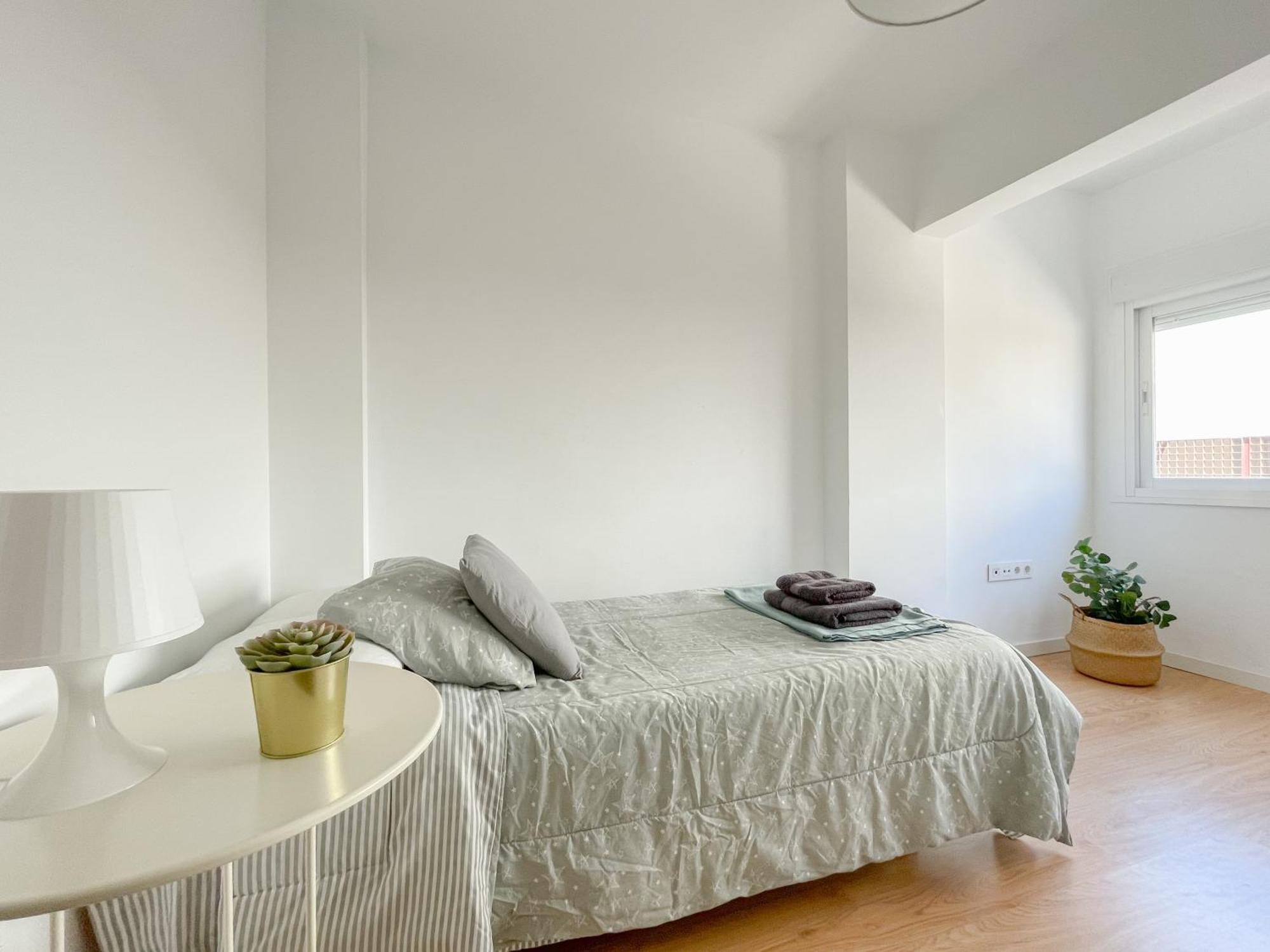 Moderno Apartamento Plz De La Merced Малага Экстерьер фото